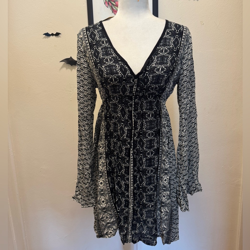 NWT Elegant Black and White Patterned Dress